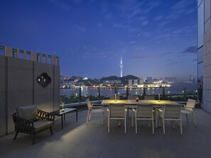 Premium suite, 1 kingsize bed | Kameruitzicht