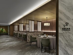 4 restaurants servant le petit déjeuner, spécialités Cuisine chinoise