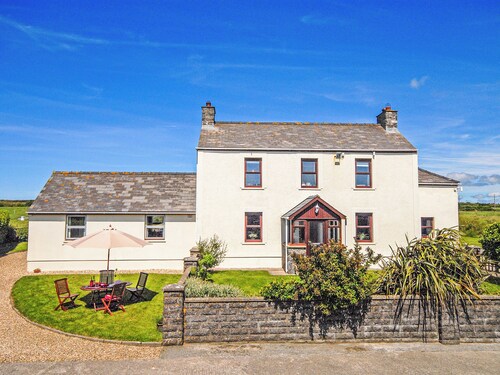 3 bedroom accommodation in Croesgoch