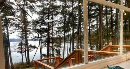 COTTAGE AT DOE BAY - ENTIRE HOME (NEW LISTING)