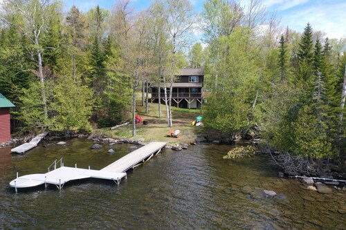 Lazy Cove Cottage (Waterfront on Moosehead Lake!)
