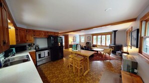 Fridge, microwave, oven, stovetop - Mountain Escape (Waterfront on Lower Wilson Pond!) (Greenville)