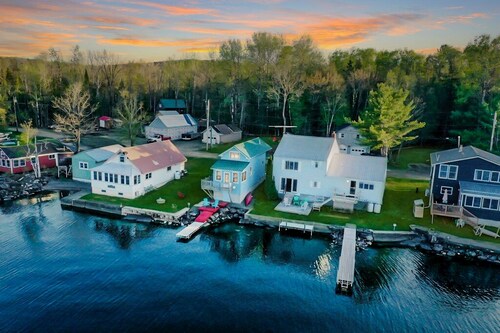 Lakeside Living (Waterfront on Sebec Lake!)