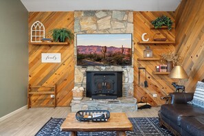 Smart TV, fireplace
