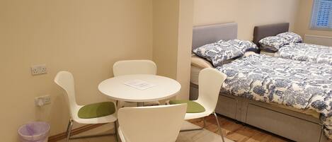 1 bedroom, in-room safe, iron/ironing board, free WiFi