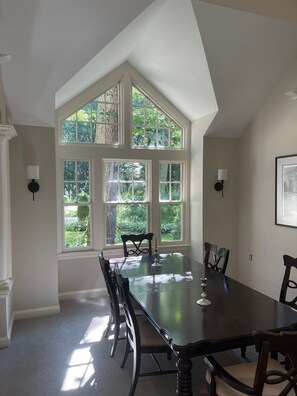 Dining - Spectacular Apartment (Bedford)