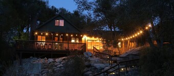 Kern River Willow Cabin Private Waterfront Cedar Hot Tub Fireplace Native Garden