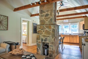 2 soverom, strykejern/-brett, wi-fi (inkludert) og sengetøy