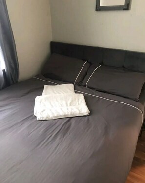 Ferienhaus, Mehrere Betten | 3 Schlafzimmer, Bügeleisen/Bügelbrett, kostenloses WLAN, Bettwäsche