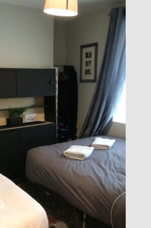 3 bedrooms, iron/ironing board, free WiFi, bed sheets