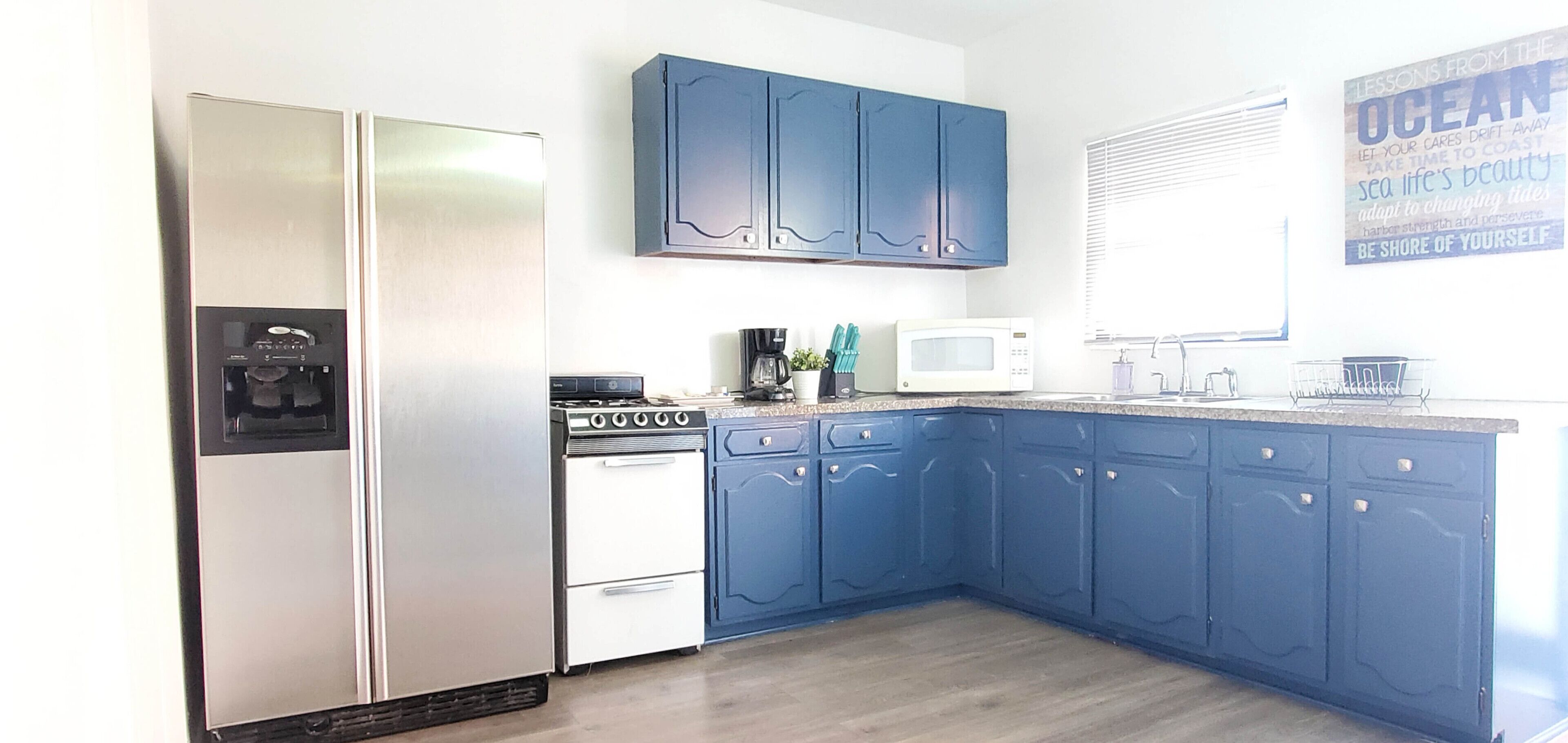 3 Bed / 2 Bath House 25 Steps from Beach