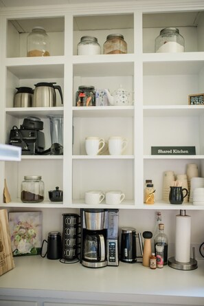 Kaffee und/oder Kaffeemaschine