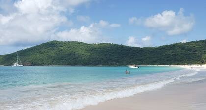 Spacious 3 bedroom 2 bath home close to town