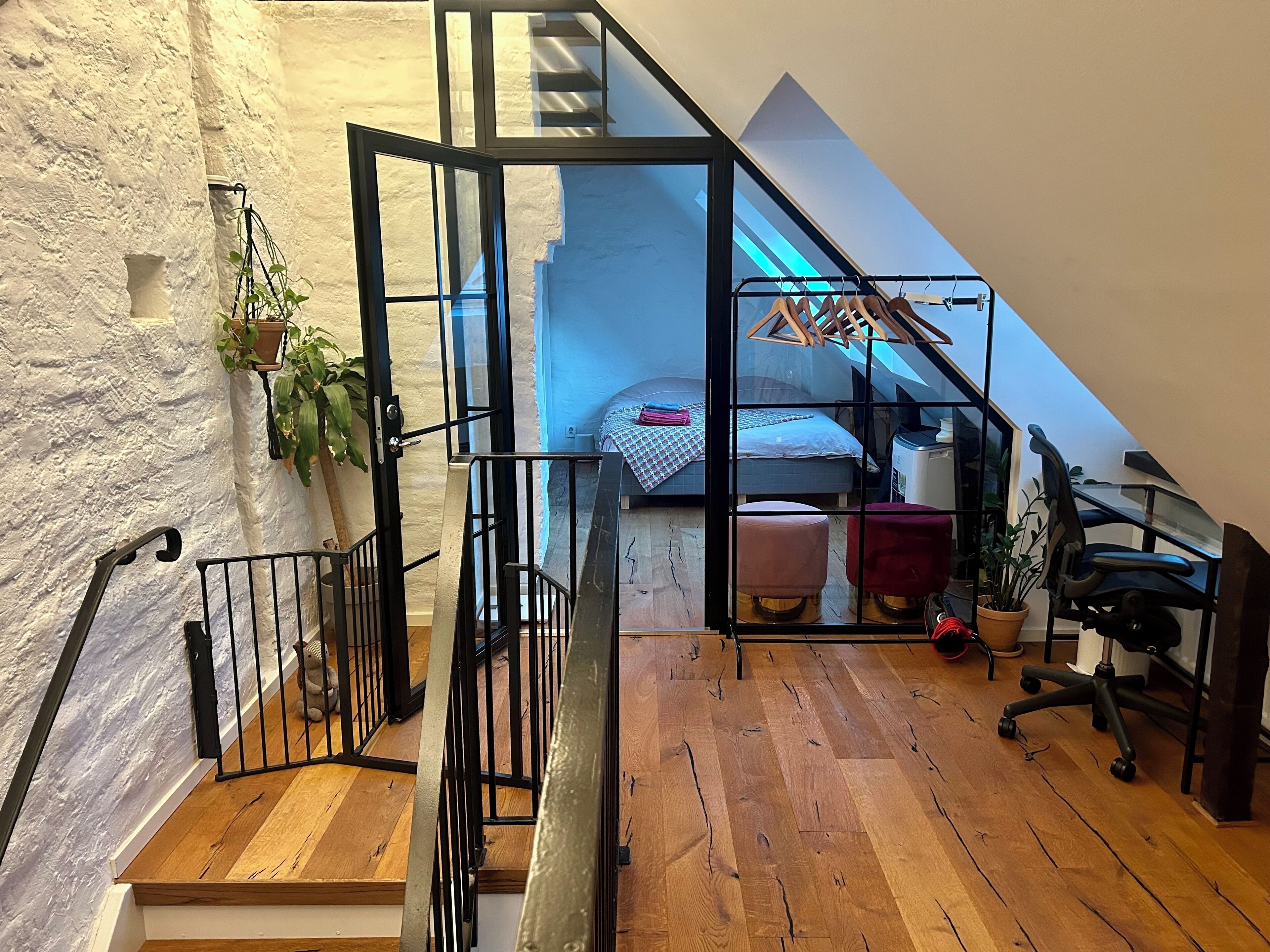 2 bedrooms, desk, iron/ironing board, travel cot