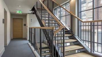 City appartement, en-suite badkamer, uitzicht op de stad (Apt 2-Minster view Ruskin) | Divers