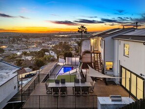 屋外ダイニングエリア