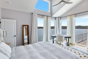 4 bedrooms, desk, iron/ironing board, WiFi