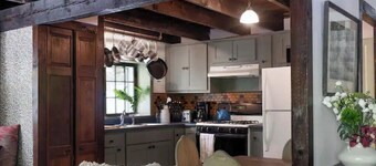 Never Lonesome Woodland Valley: Cozy 2bd Cottage!