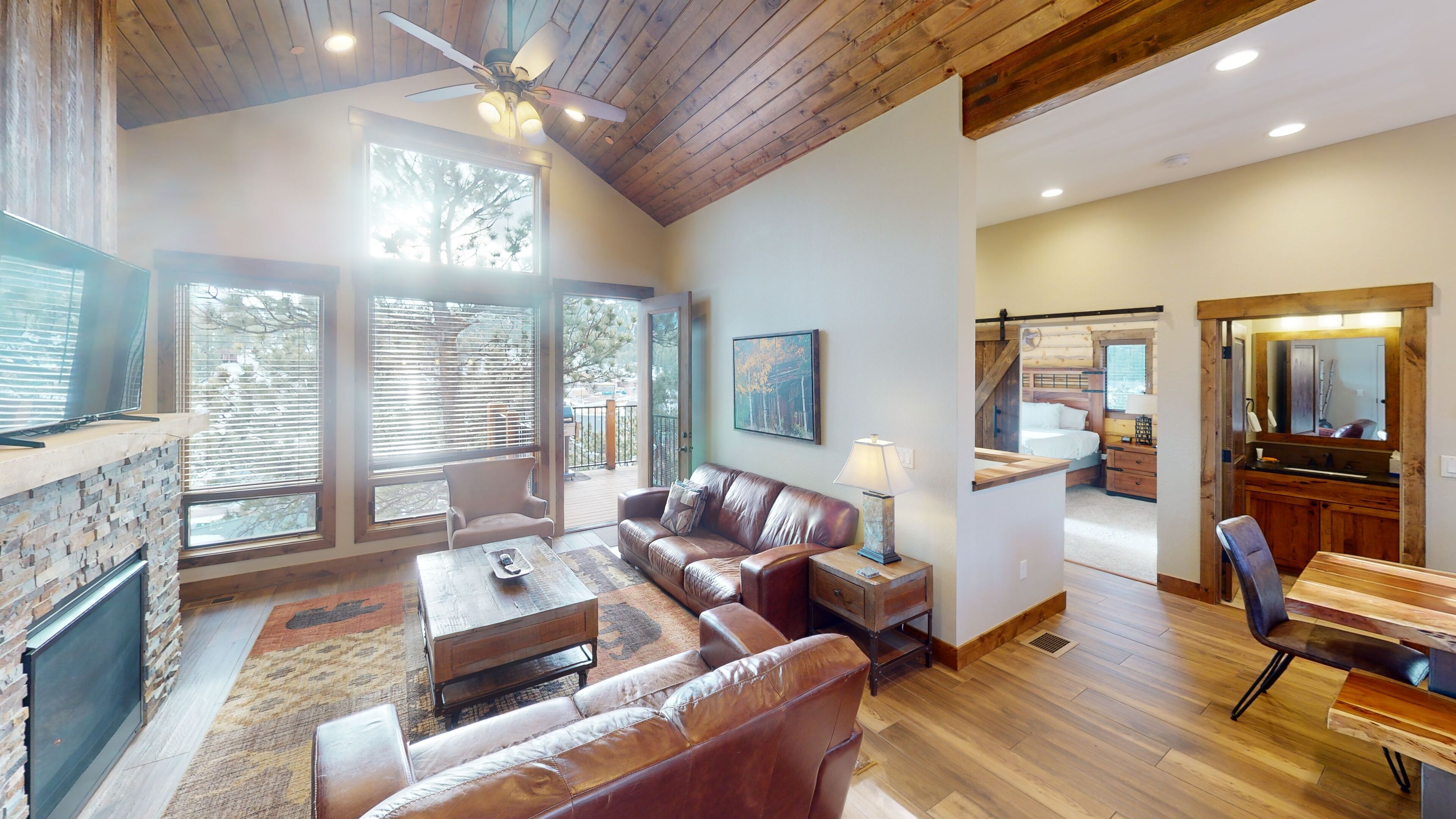Luxury Townhome with Balcony, Grill, and a spectacular view of the Continental D