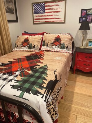 2 soverom, skrivebord, wi-fi (inkludert) og sengetøy