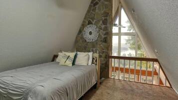 3 quartos, ferros/tábuas de passar roupa, berço de viagem