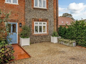Exterior - 3 bedroom accommodation in Holt (Holt)