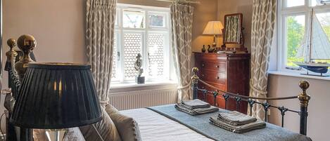 3 bedrooms, free WiFi, bed sheets