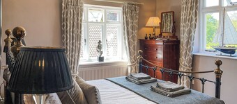 3 bedroom accommodation in Holt