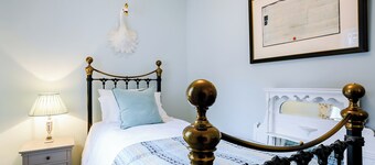 3 bedroom accommodation in Holt