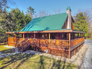 Exterior - 3 Bedroom Cabin (Pigeon Forge)