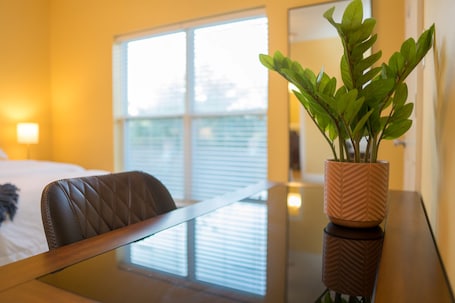 3 habitaciones, decoración personalizada y muebles diferentes