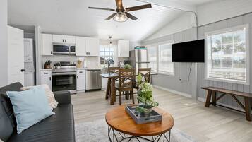 Smart TV, books, stereo