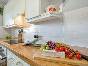 Dishwasher, high chair, freezer - 2 bedroom accommodation in Beadnell (Beadnell)