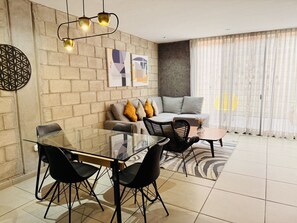 Dining - Modern Design Loft w/Gym & Coworking | 2 BD | Tribu Colón (Guadalajara)