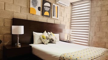 2 bedrooms, desk, iron/ironing board, WiFi (free)