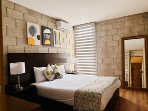 2 habitaciones, escritorio, tabla de planchar con plancha y wifi gratis