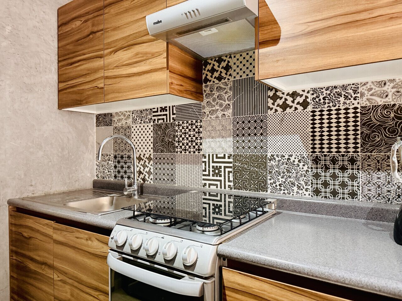 Geladeira, micro-ondas, fogão, cooktop