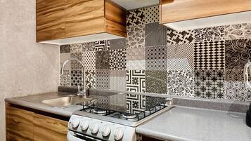 Fridge, microwave, oven, stovetop