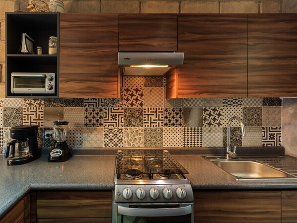 Fridge, microwave, oven, stovetop