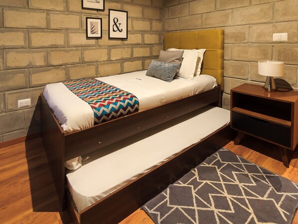 2 bedrooms, desk, iron/ironing board, free WiFi