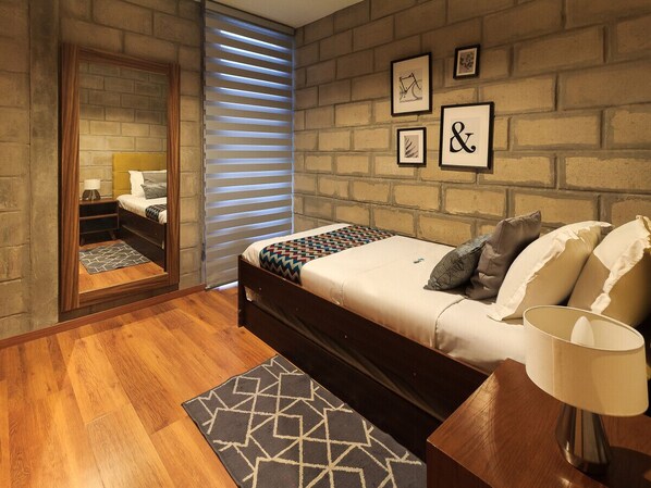 2 bedrooms, desk, iron/ironing board, free WiFi