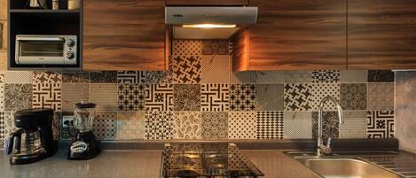 Fridge, microwave, oven, stovetop