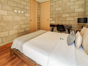2 chambres, bureau, fer et planche à repasser, Wi-Fi gratuit