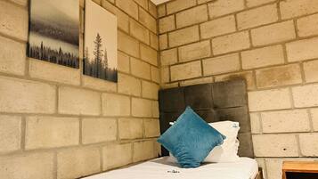 2 bedrooms, desk, free WiFi, bed sheets