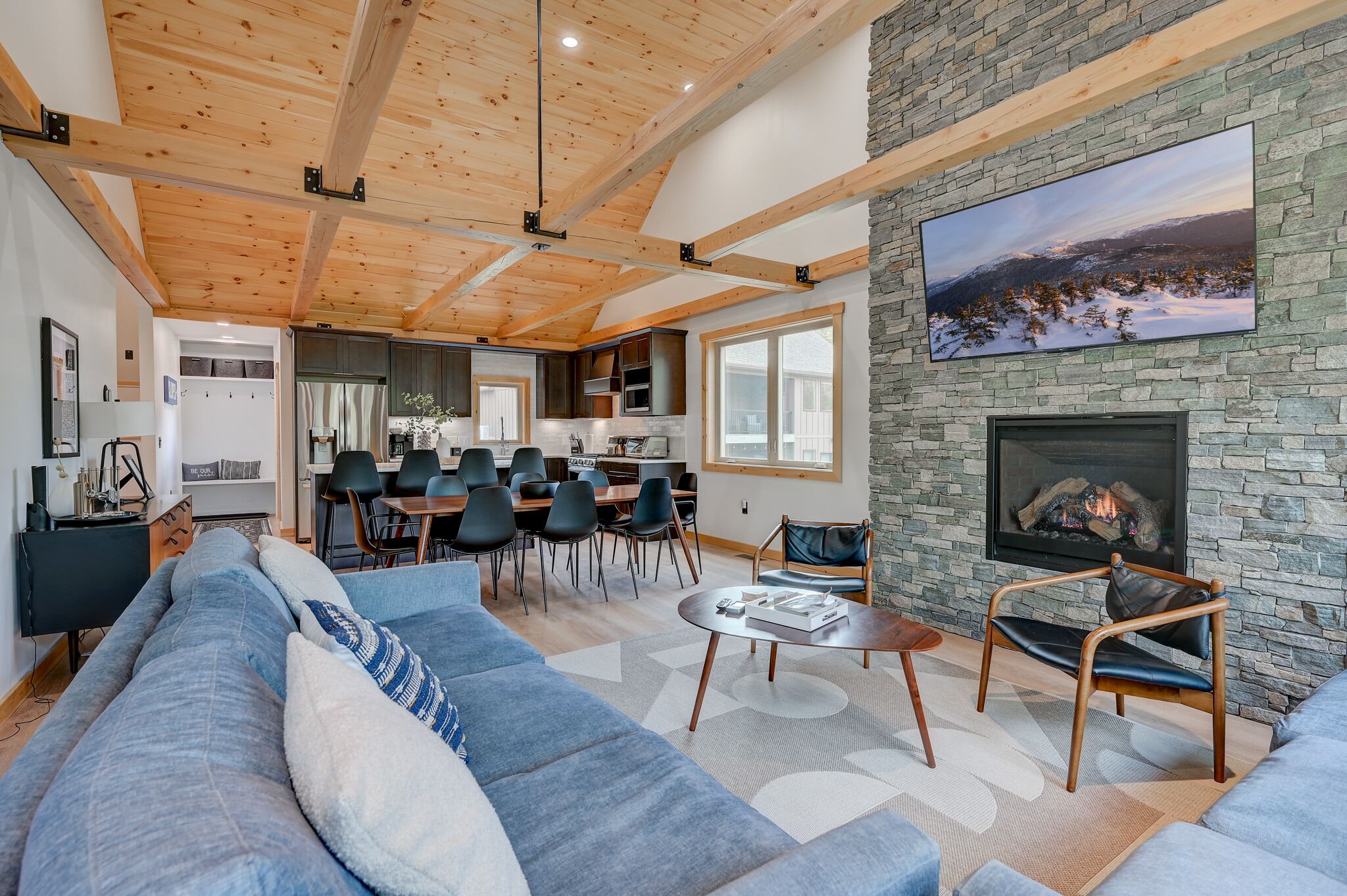 LUX - 5 Mins to StoryLand - Sleeps 12- Mountain View’s