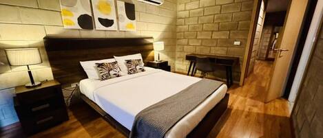 2 室のベッドルーム、デスク、アイロン / アイロン台、WiFi (無料)