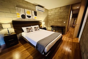 2 Schlafzimmer, Schreibtisch, Bügeleisen/Bügelbrett, kostenloses WLAN