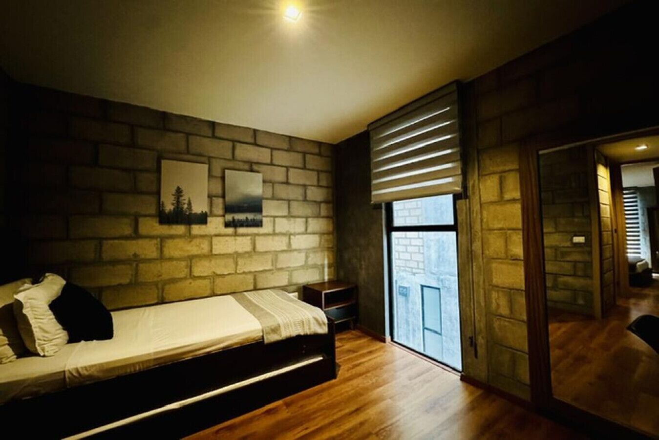 2 bedrooms, desk, iron/ironing board, free WiFi