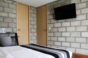 1 chambre, bureau, fer et planche à repasser, Wi-Fi gratuit