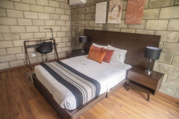 2 bedrooms, desk, iron/ironing board, free WiFi